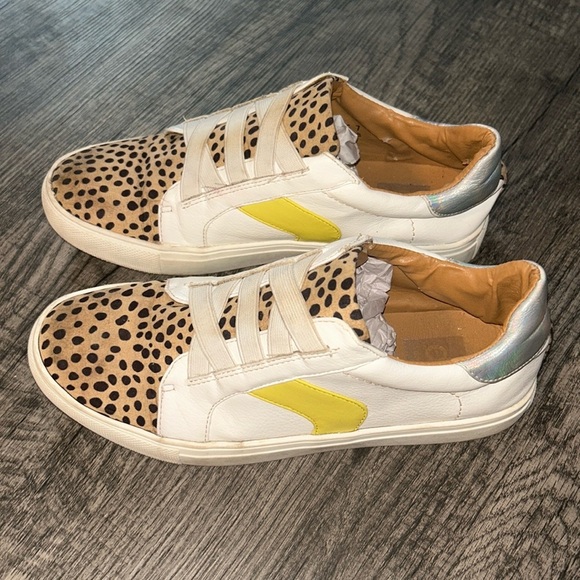 DV by Dolce vita cheetah pattern sneakers - Picture 1 of 5